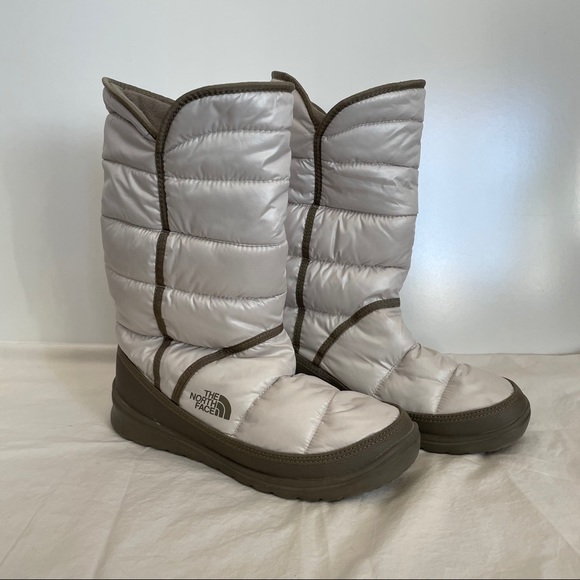 Quilted Puffer Moon Boots Silver 